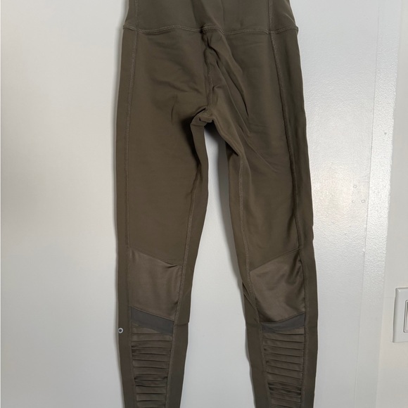 ALO Yoga Olive Green Leggings - Picture 9 of 10
